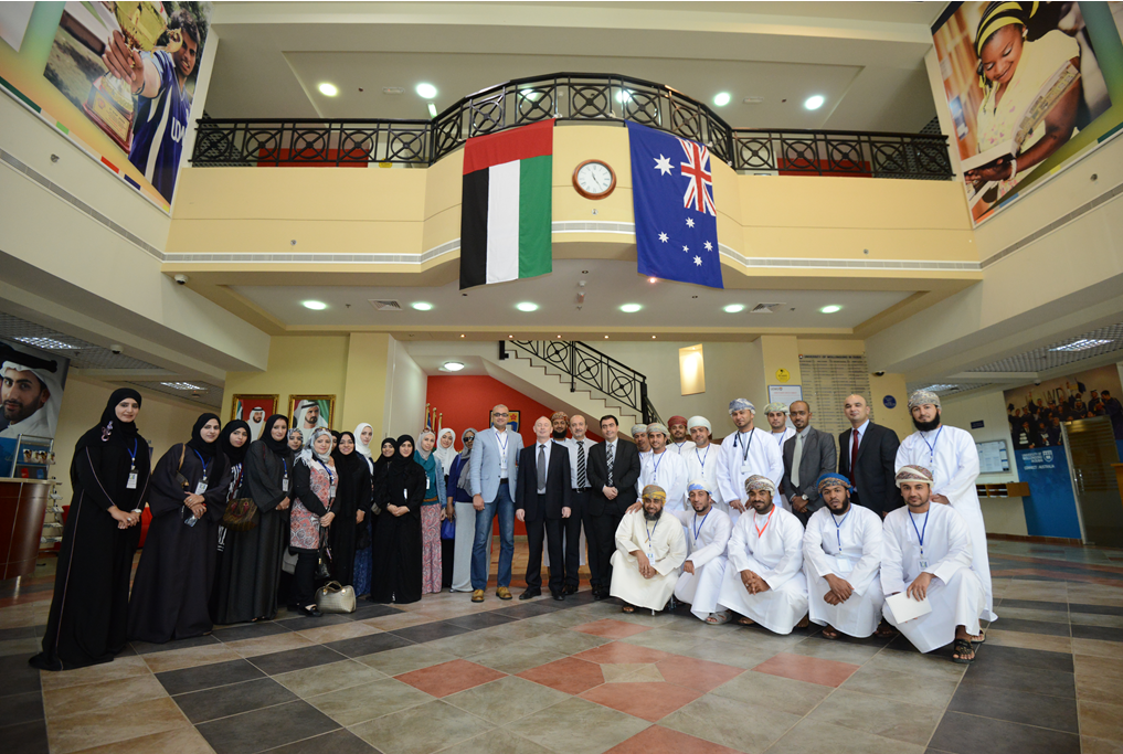 طلبة الجامعة العربية المفتوحة في  زيارة علمية الى دبي