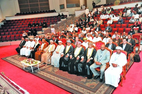 Sultan Qaboos University conference discusses water resources in arid areas in Oman