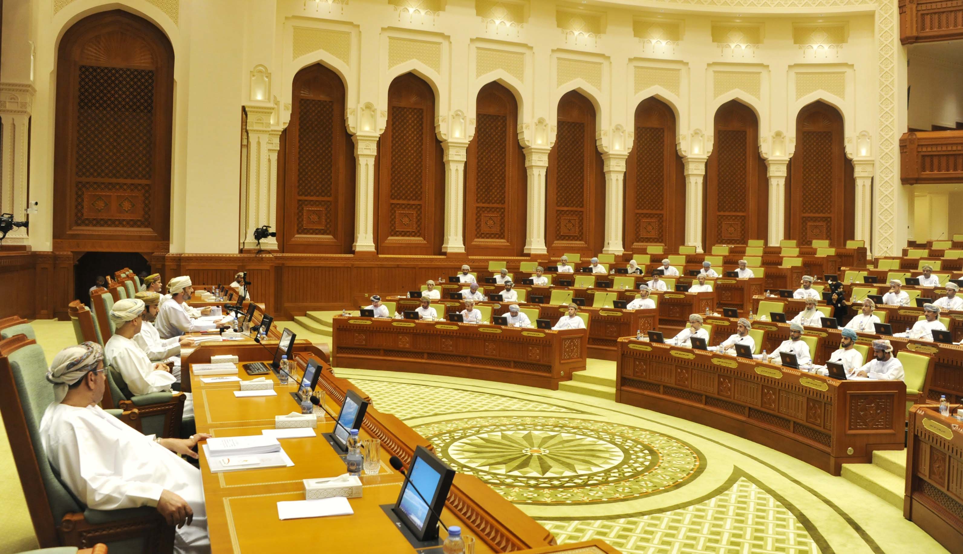 الشورى يناقش عددا من القوانين المحالة من مجلس الوزراء