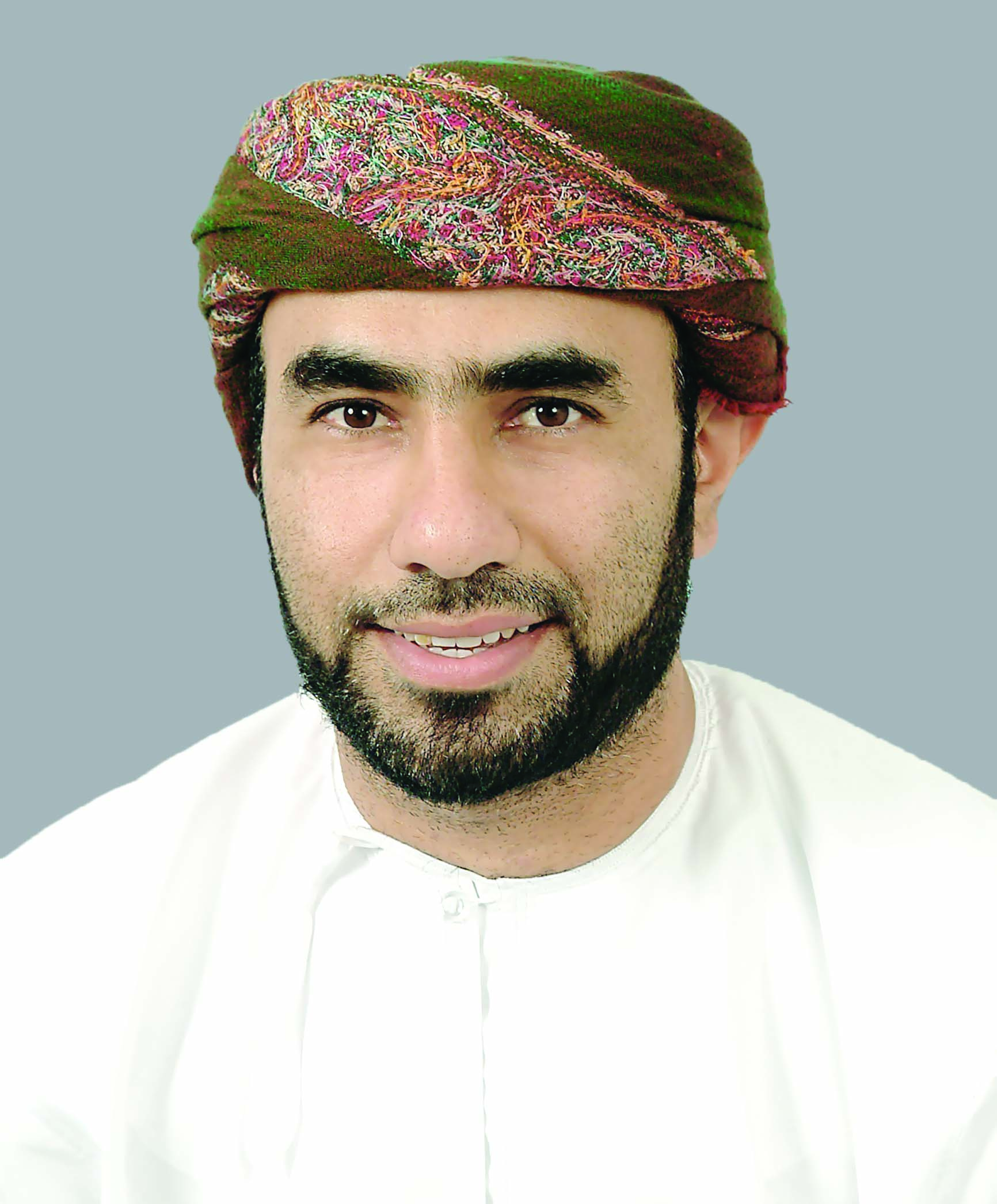 «إرنست ويونغ» تطلق جائزة الطالب المجـيـد فـي السـلطـنة.. 25 أبـريـل