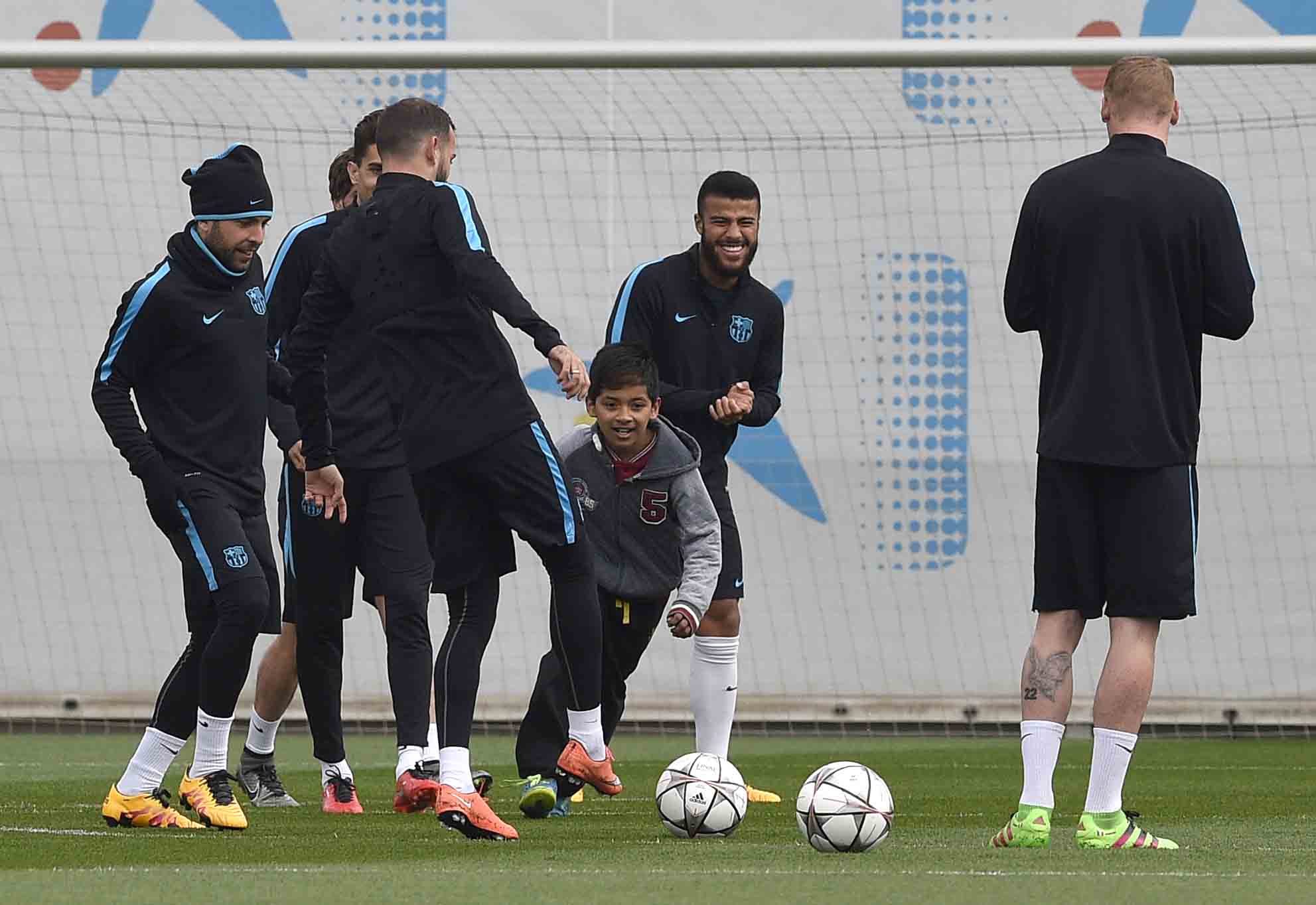 برشلونة والبايرن ينشدان اللحاق بالملكي بدوري الأبطال