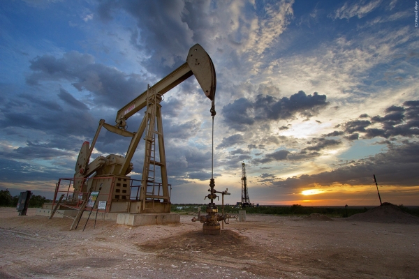 النفط يسجل أعلى مستوى لعام 2016