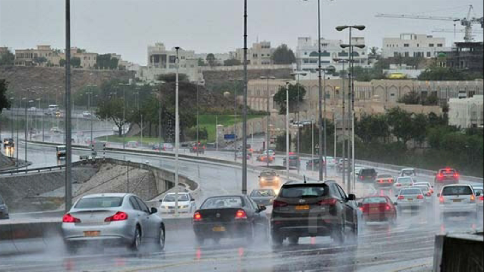 لعشاق المطر: السلطنة تستقبل اخدودا جديدا.. الاثنين المقبل