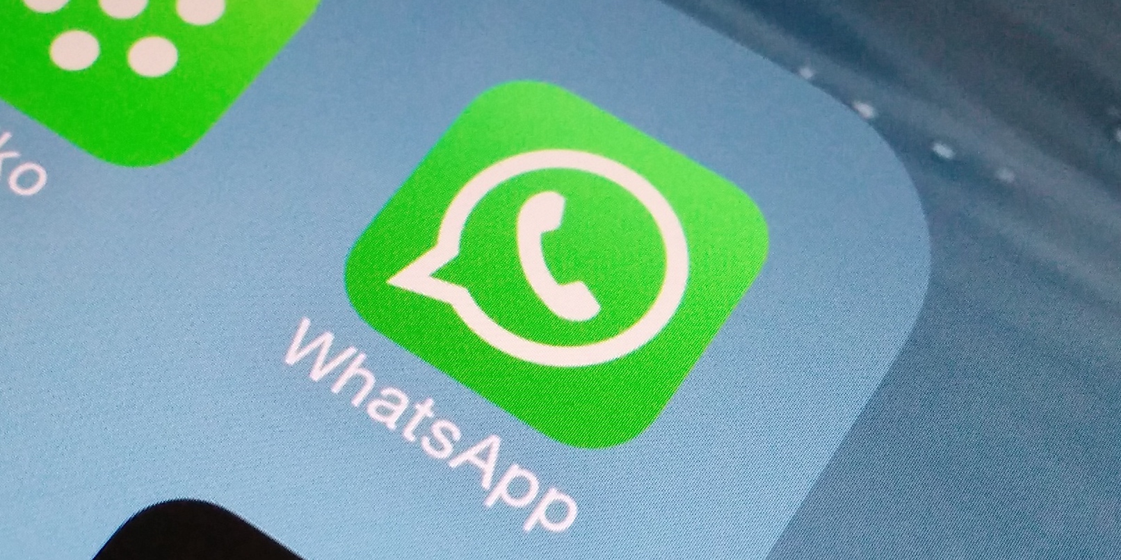 واتساب على iOS يجلب خاصية مشاركة الصور والفيديو من تطبيقات أخرى