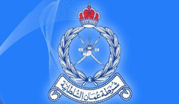 ضبط مواطنة و وافدة  في قضية سرقة من منزل في عبري
