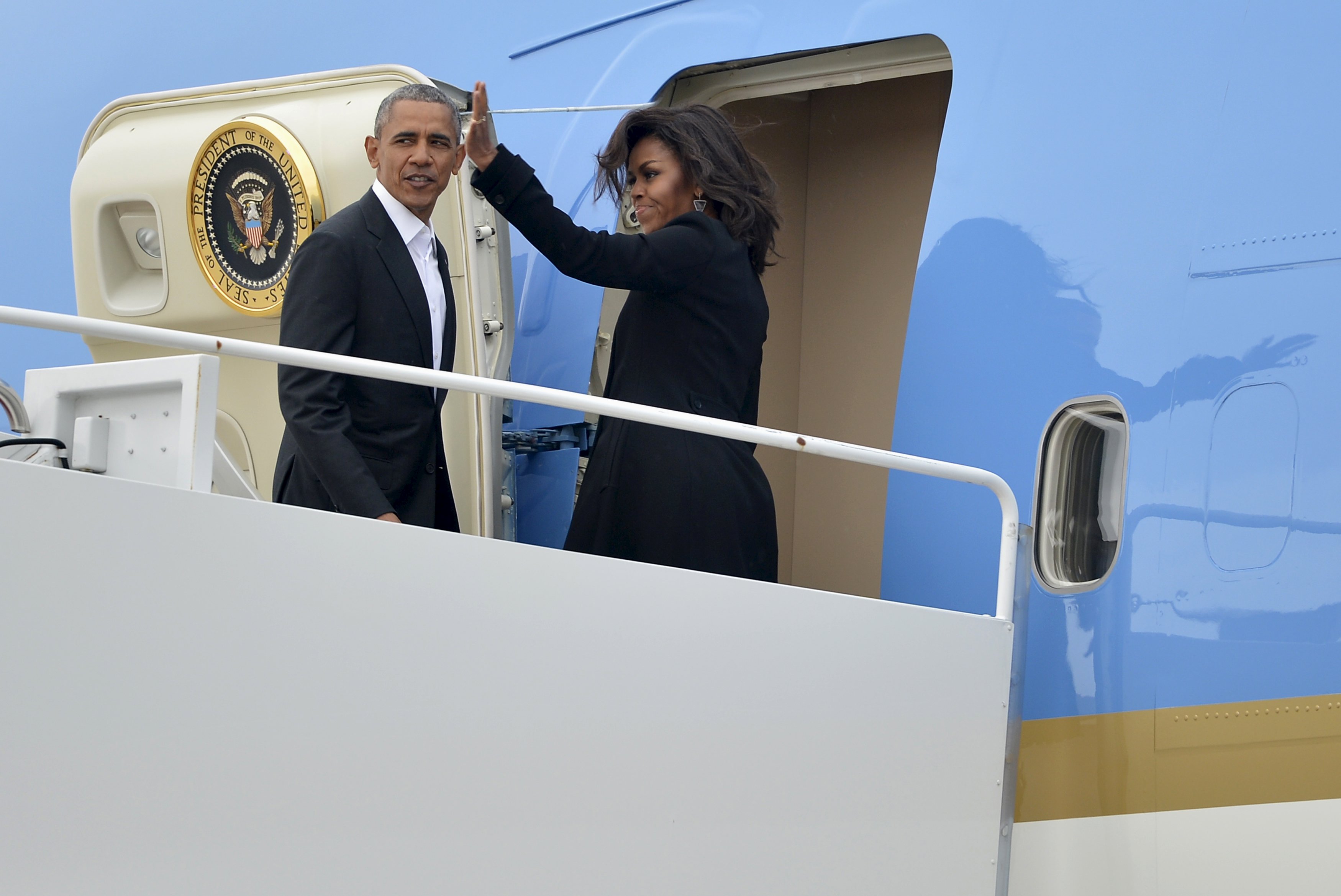 Obama heads for historic visit as Cuba rolls out red carpet