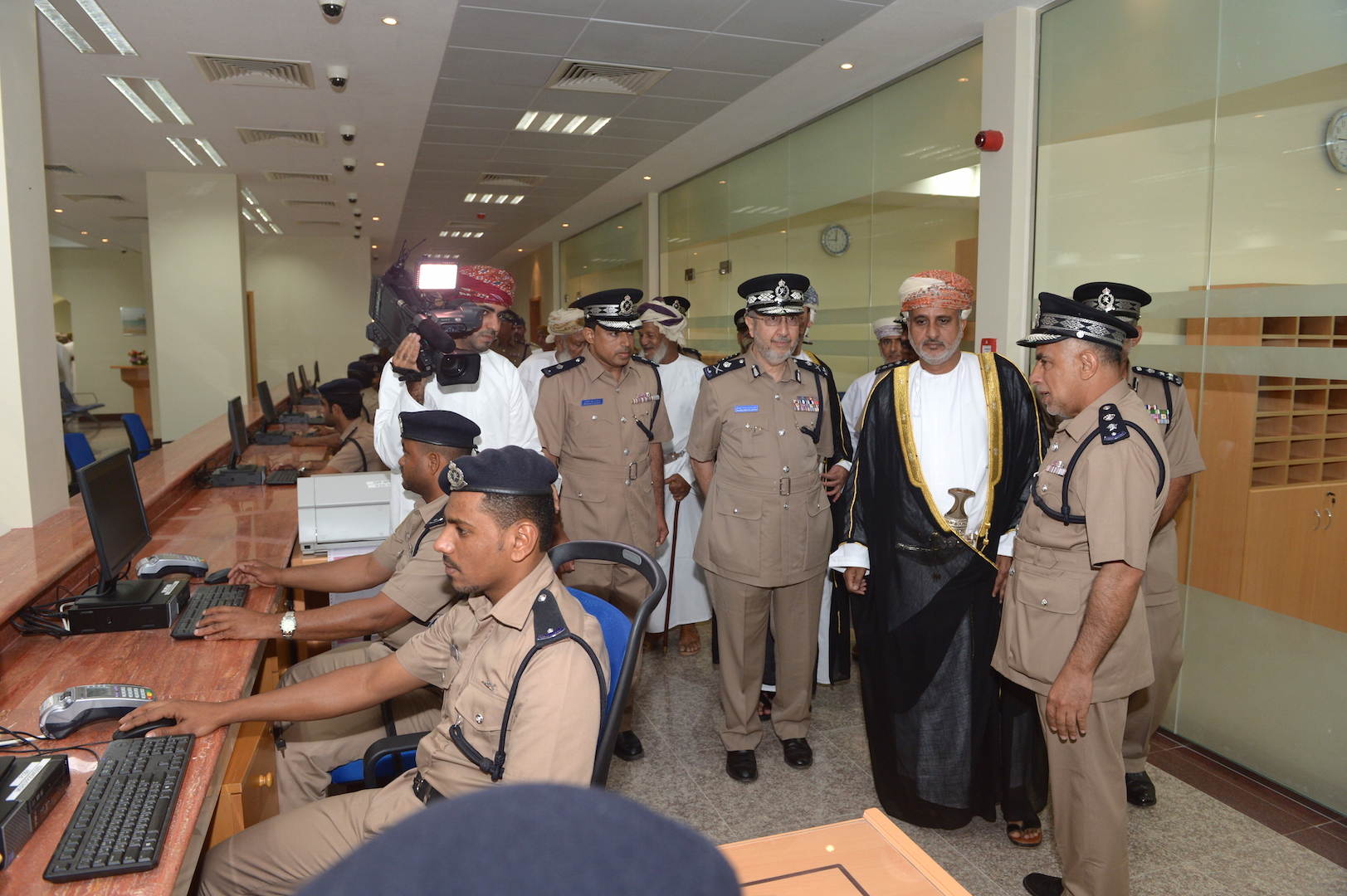 ضمن مشاريعها الخدمية..شرطة عمان السلطانية تحتفل بافتتاح مبنى خدمات الشرطة بولاية مصيرة