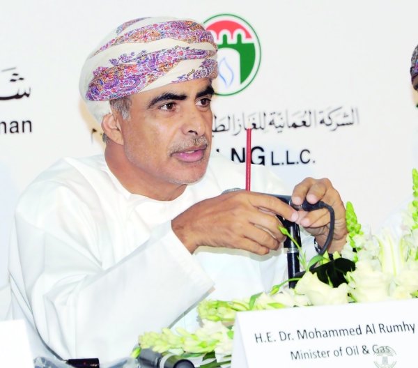 الرمحي: السلطنة مستعدة لخفض إنتاج النفط 5 - 10 بالمئة