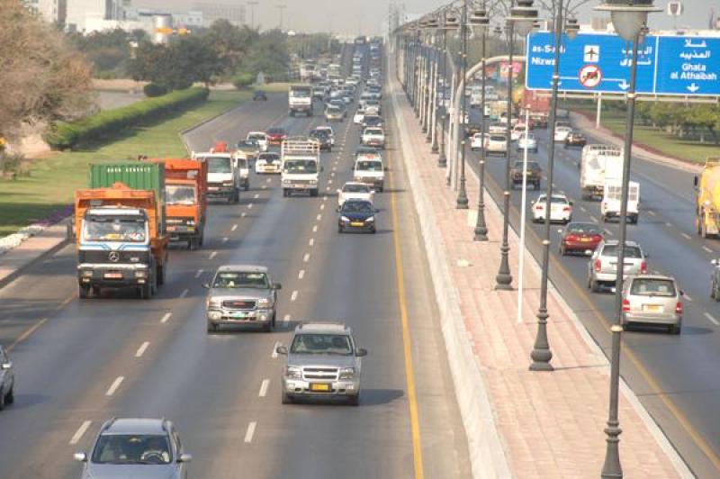 تسجيل 8 آلاف و570 مركبة و"السيارات الحكومية" ترتفع بنهاية فبراير 2016