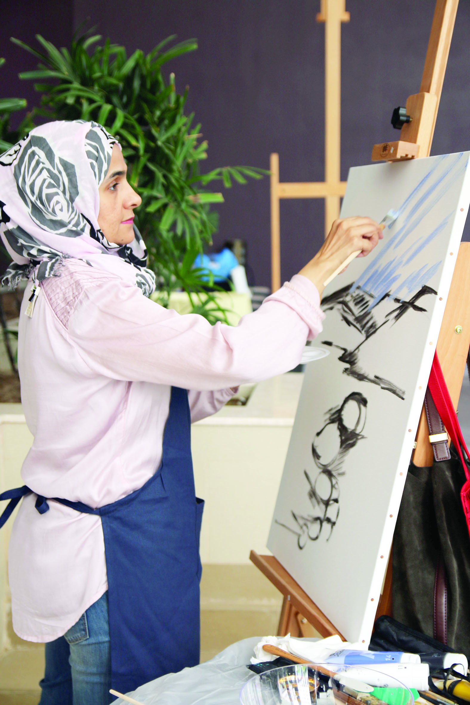 افتتاح ملتقى الفنانين التشكيليين الخليجيين