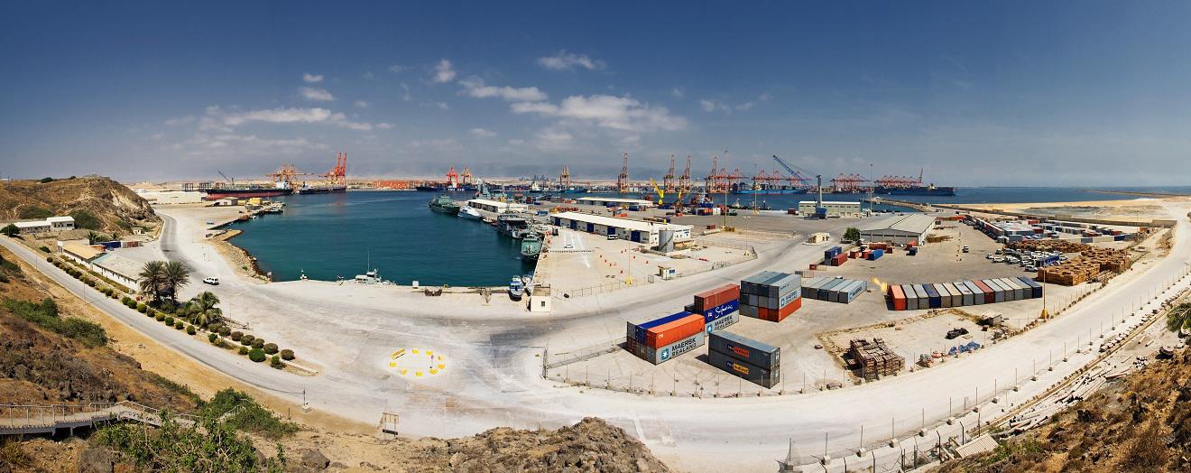 2.2 بليون ريال عماني فائضا بالميزان التجاري للسلطنة بنهاية 2015