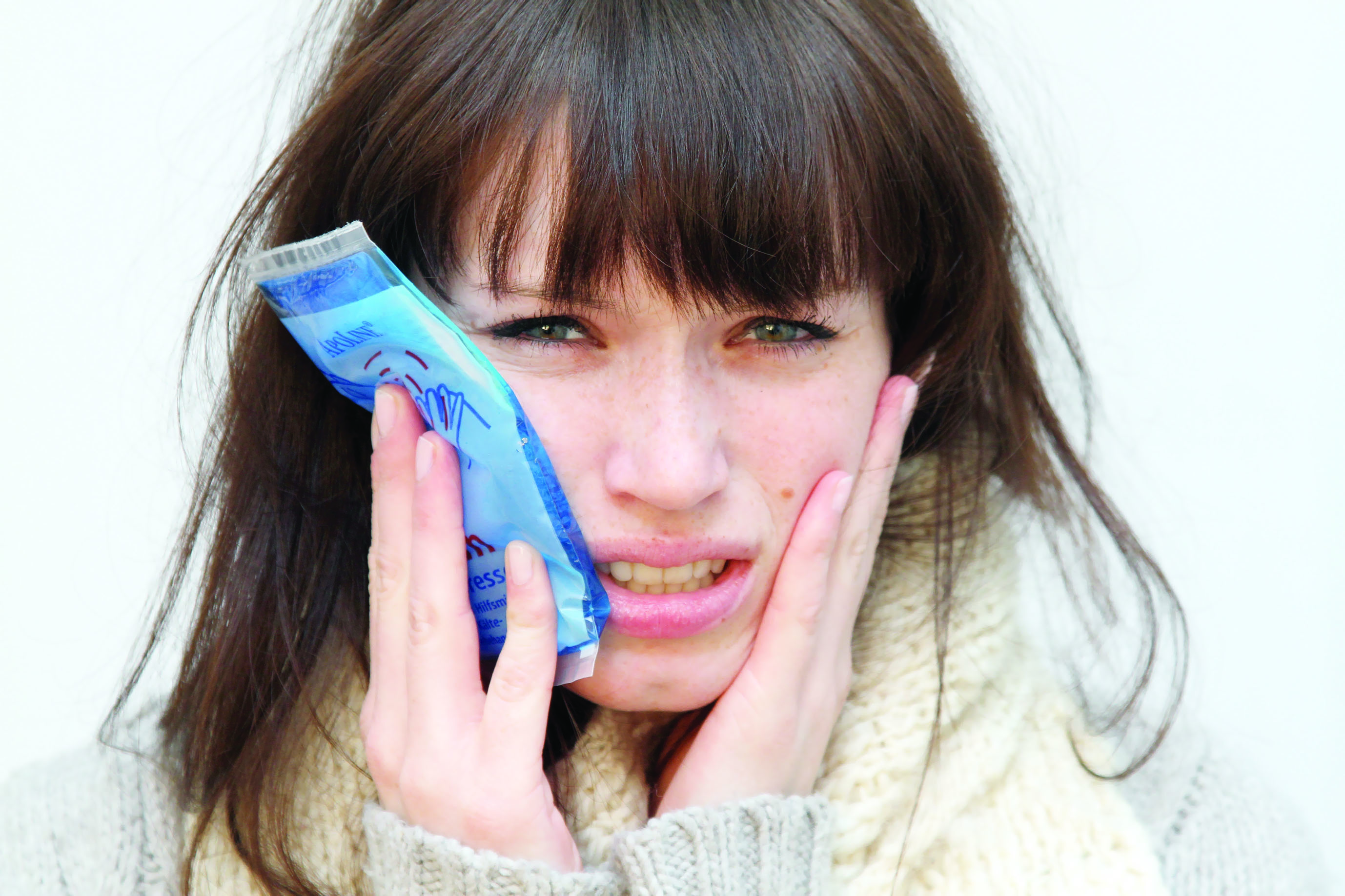 حساسية الأسنان تنذر بالتهاب الجذر