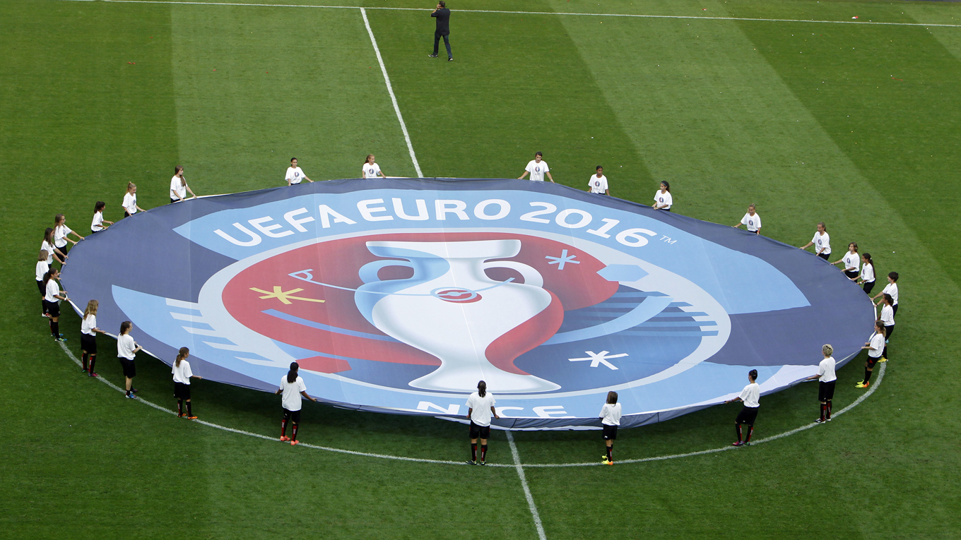79 % من الفرنسيين يرفضون ألغاء يورو 2016