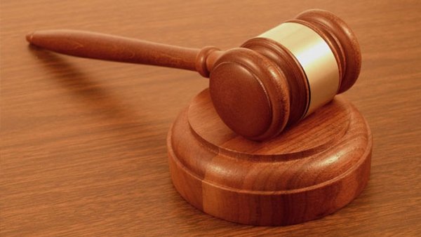 السجن المؤبد لـ 11 شخصا في الامارات بتهمة الإرهاب