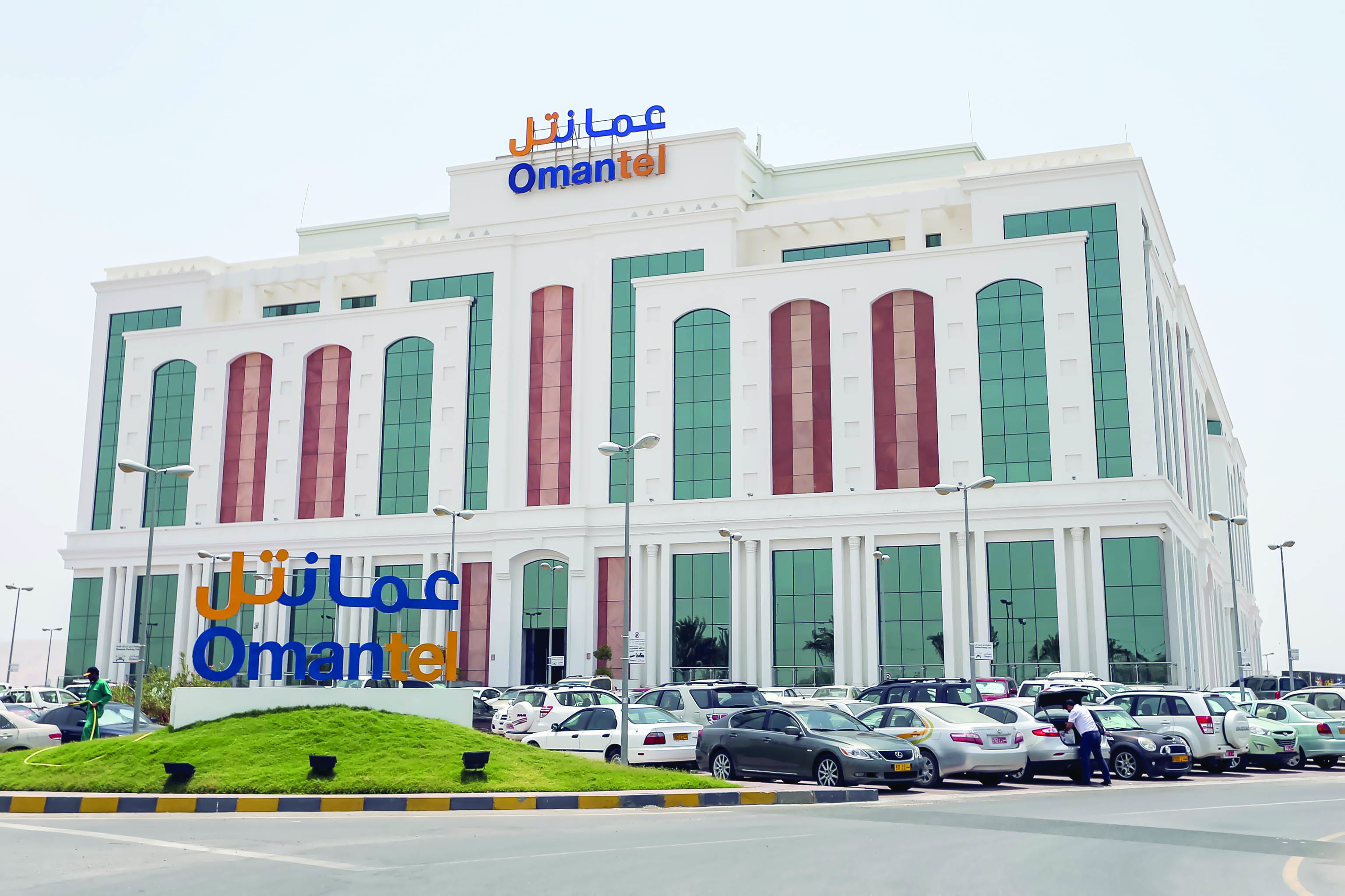 عمانتل تؤكد على الدعم القوي لقطاع المؤسـسـات الصغـيـرة والمتـوسطـة