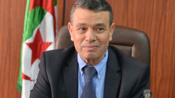 وزير الطاقة الجزائري يقول تعافي سعر النفط غير مستقر
