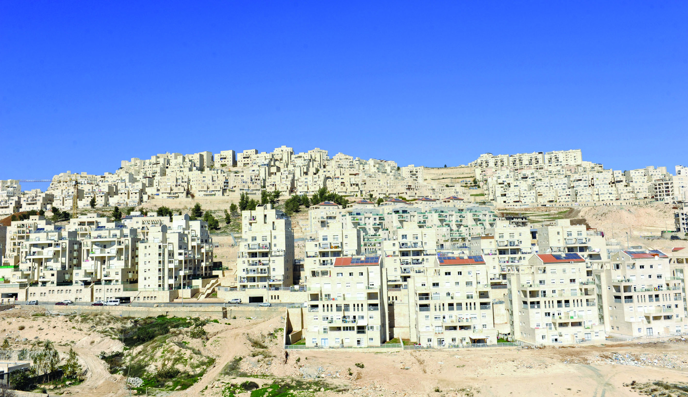 الاحتلال يجمد البناء للفلسطينيين بالقدس