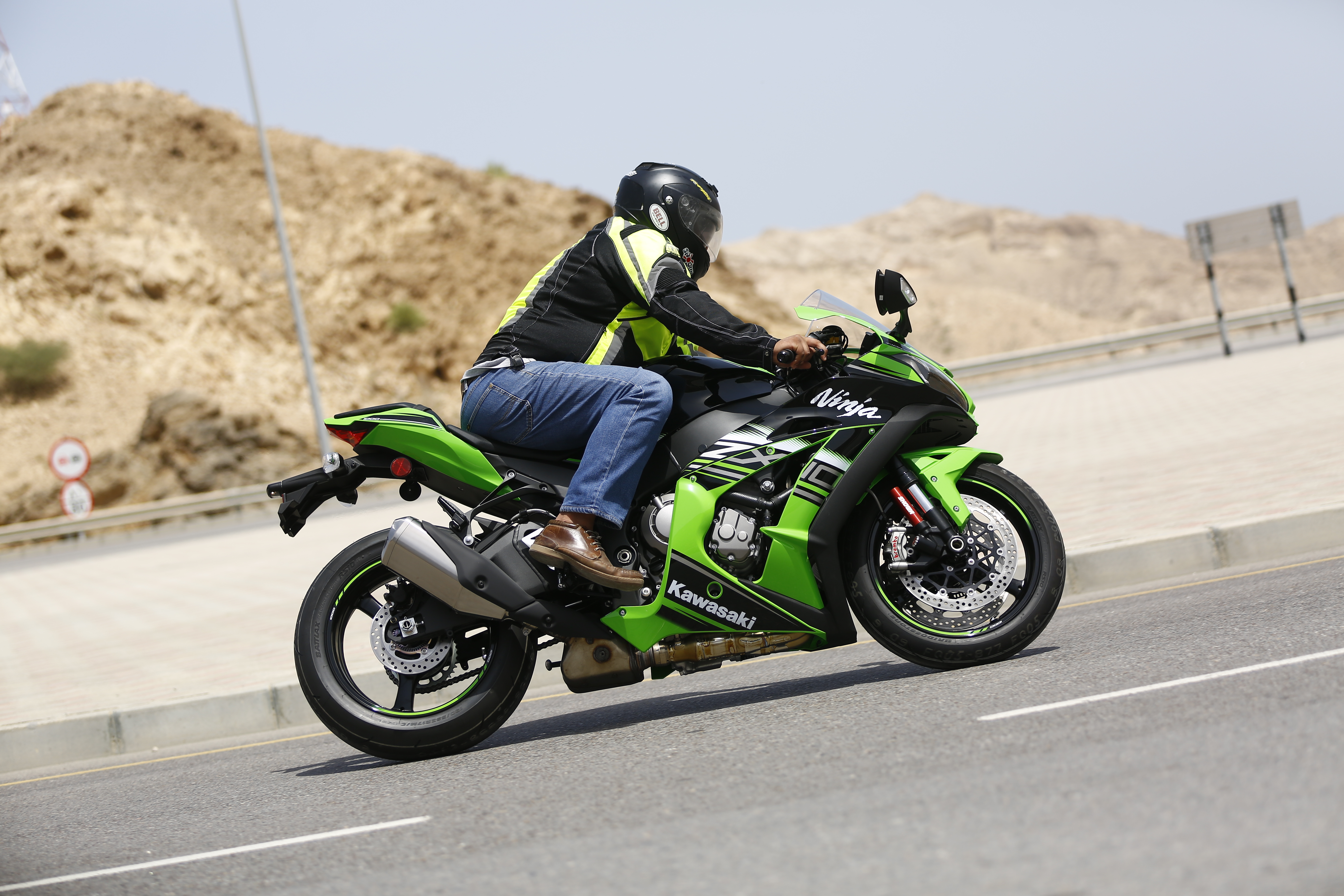 Hardcore and race-bred 2016 Kawasaki ZX10R in Oman
