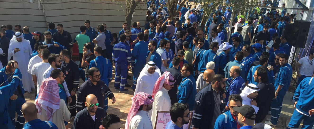 رئيس اتحاد عمال البترول الكويتي: نحو 6000 عامل انضموا للإضراب حتى الآن