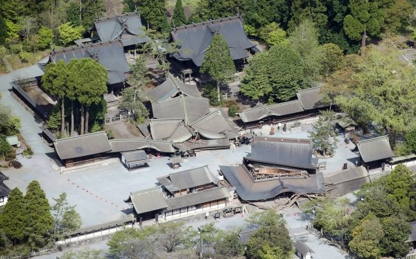 اليابان تواجه انزلاقات التربة بعد سلسلة من الزلازل