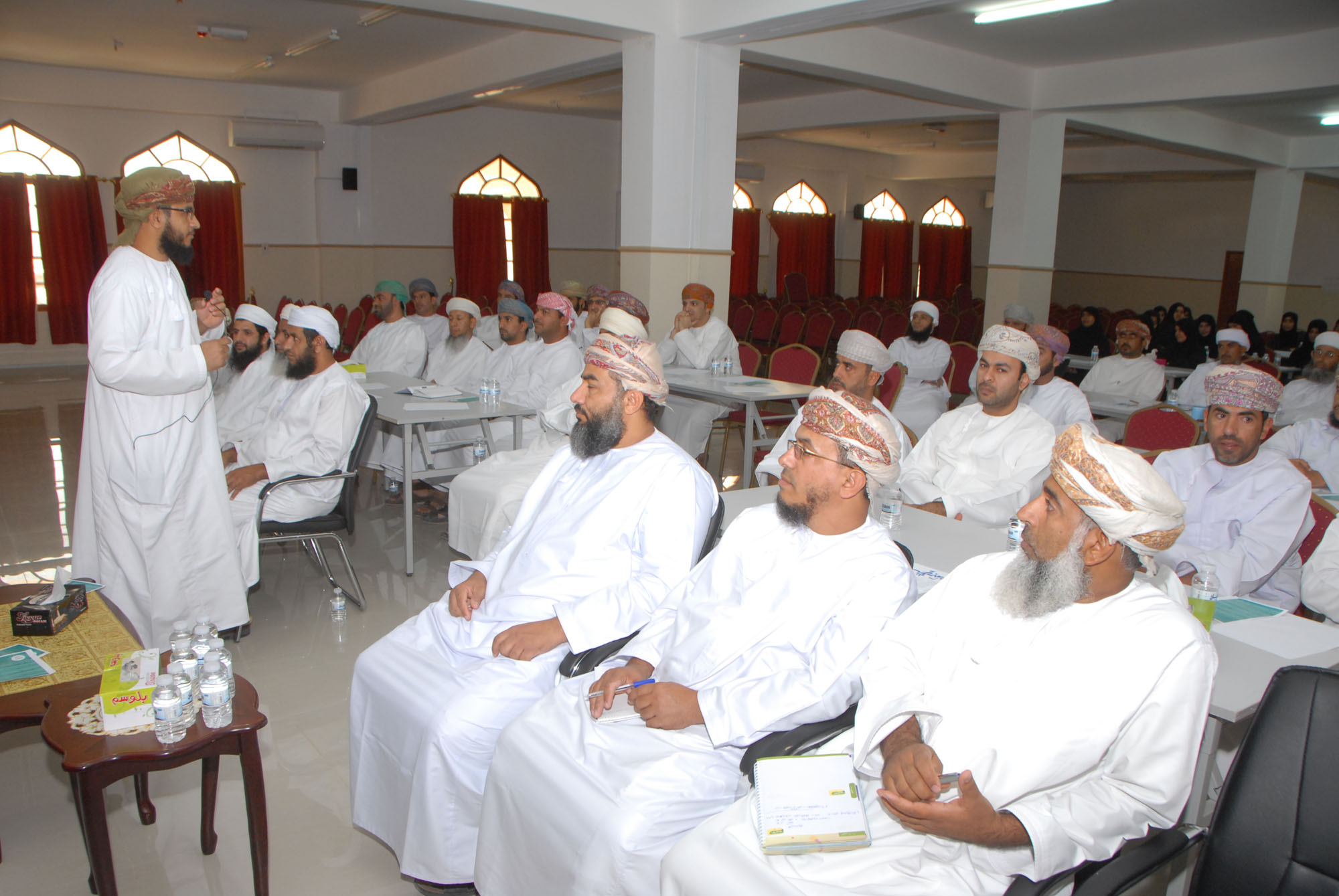 ملتقى المعلمين الأوائل بولاية المضيبي يناقش عددا من المواضيع التعليمية
