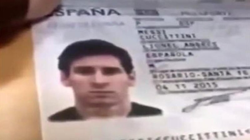 تبرئة الشرطي الاماراتي الذي بث صورا عن جواز سفر ميسي