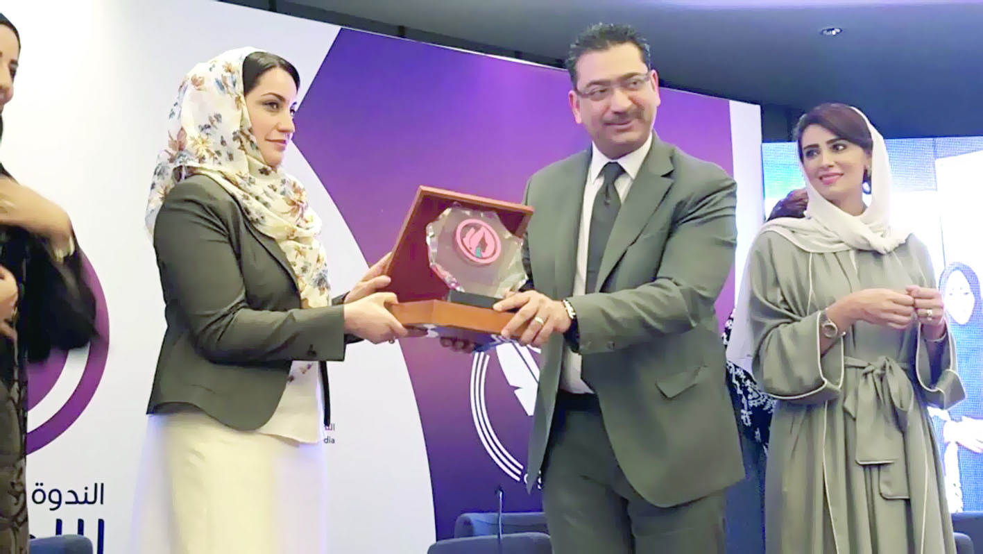 ندوة الإعلاميات تؤكد على ضرورة تبوؤ المرأة الخليجية مناصب رياضية