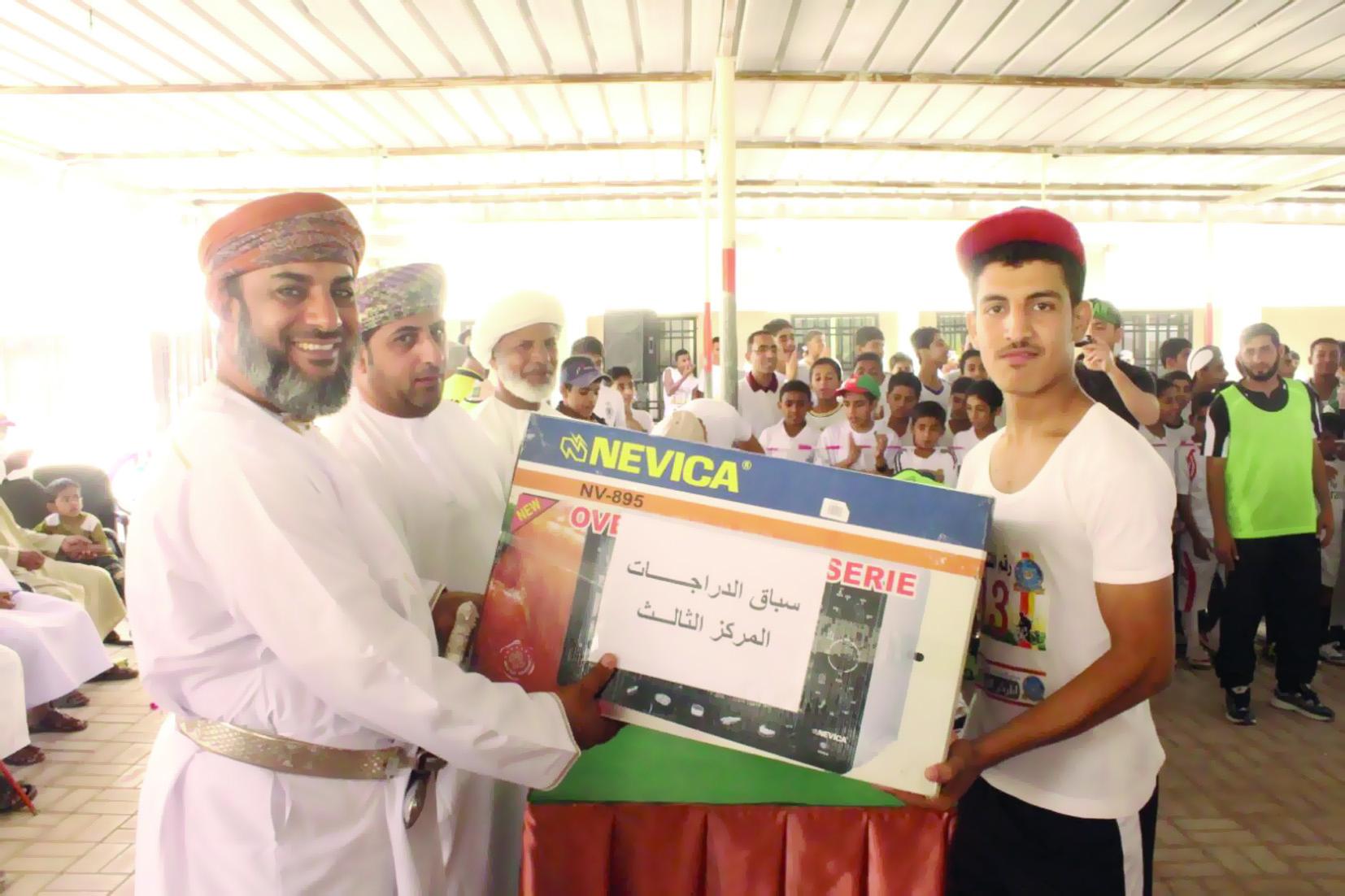 فعاليات متنوعة في اليوم الرياضي الترفيهي بمدرسة الفضل بإزكي