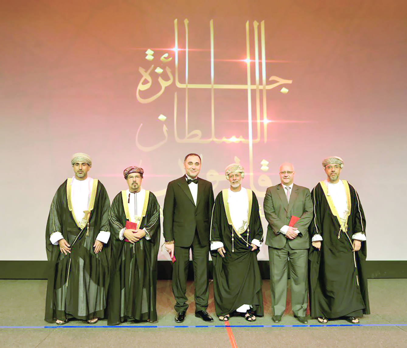 لقاءات تعريفية بجائزة السلطان قابوس للثقافة والفنون والآداب