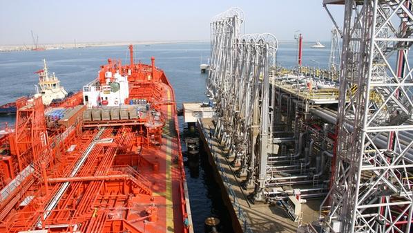 النقل والاتصالات: معدات جديدة للحاويات قيد التركيب في ميناء صحار قادرة على استقطاب أكبر سفن العالم