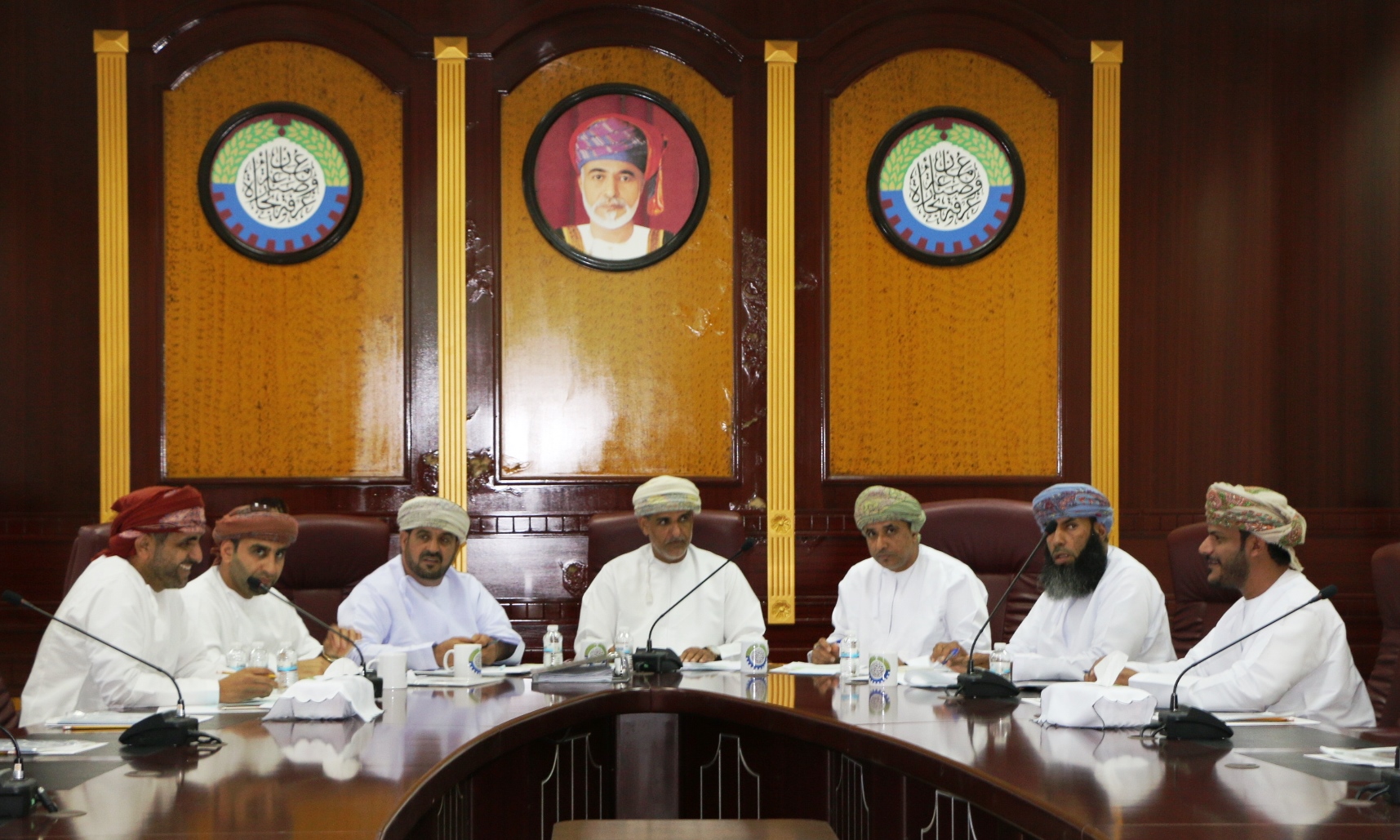 مناقشة كيفية نقل الأنشطة والعمالة الوافدة الى السجلات الجديدة بشمال الشرقية