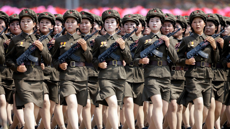 مجندات كوريا الشمالية يعملن تحت التحرش اليومي
