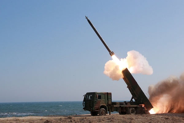 كوريا الجنوبية تكشف عن فشل كوريا الشمالية باطلاق صاروخ باليستي
