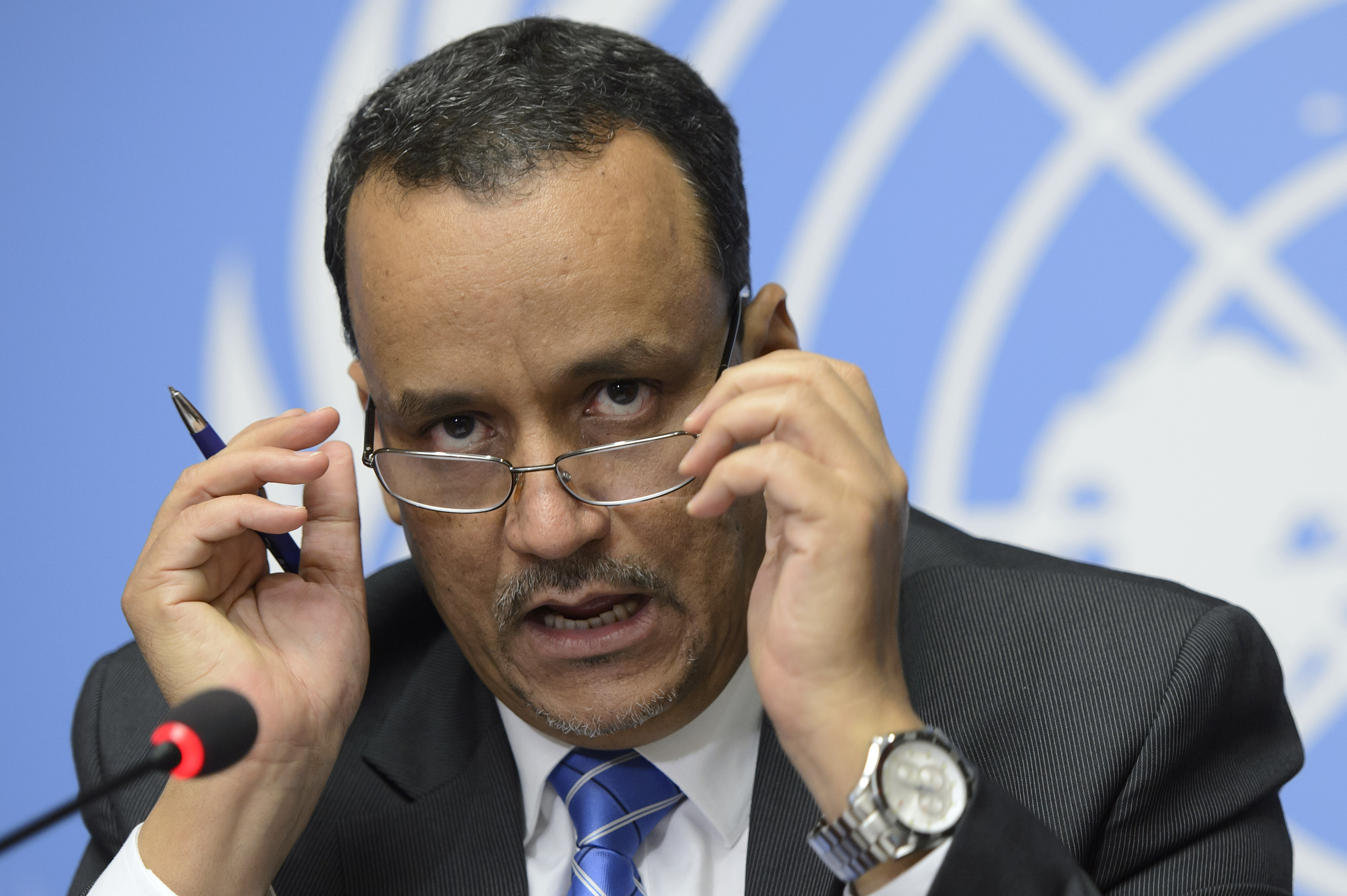 المبعوث الأممي لليمن يتسلم رسالة ترحيب ببيان مجلس الأمن من الرئيس اليمني
