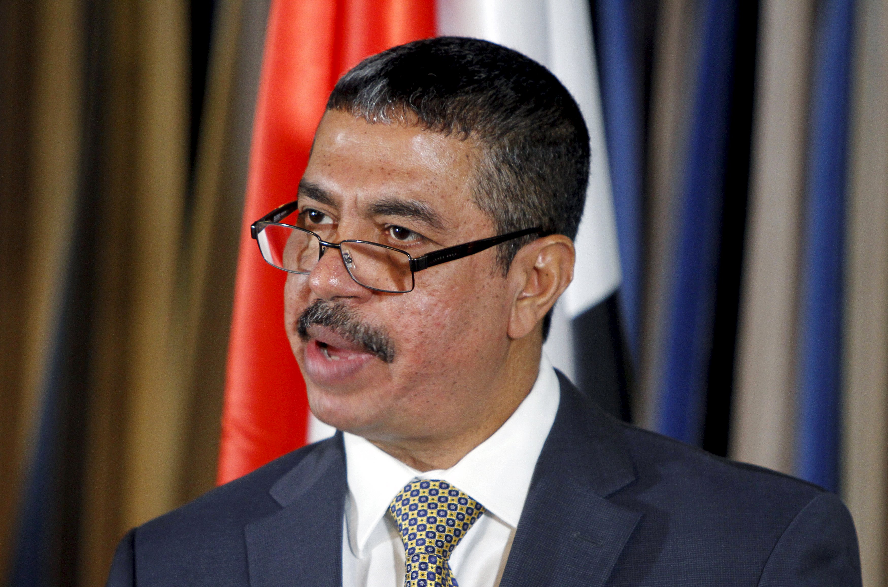 Yemen: Hadi sacks prime minister Bahah, appoints new senior team