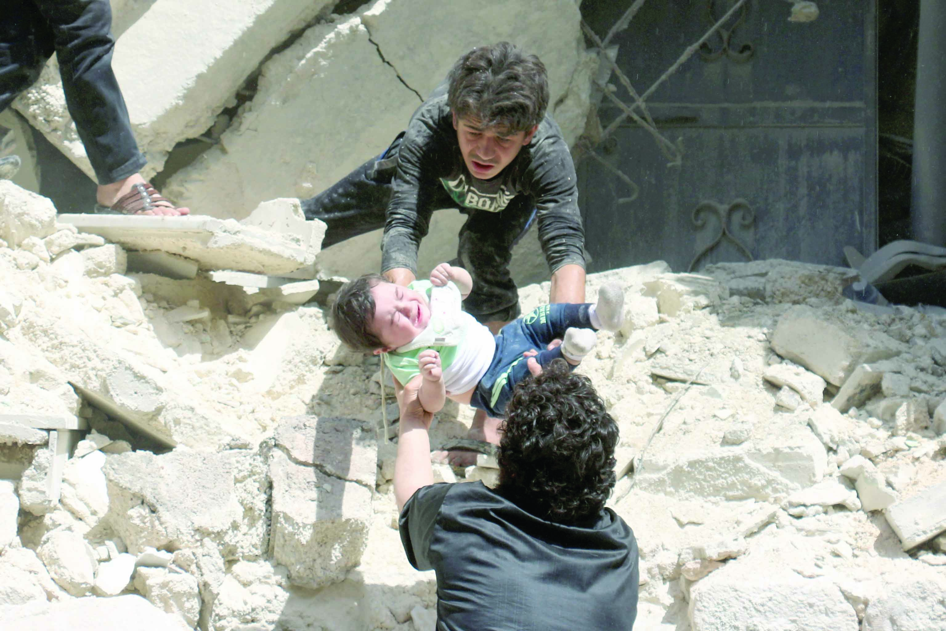 "قصف حلب".. يؤجل أحلام السلام في سوريا
