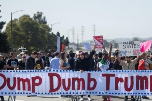 تظاهرة غاضبة اخرى تستقبل ترامب في كاليفورنيا