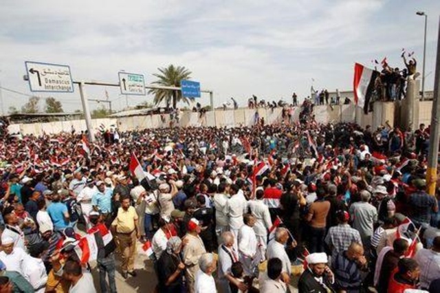 مصادر: الأمن العراقي يطلق الغاز المسيل للدموع والأعيرة في الهواء بالمنطقة الخضراء