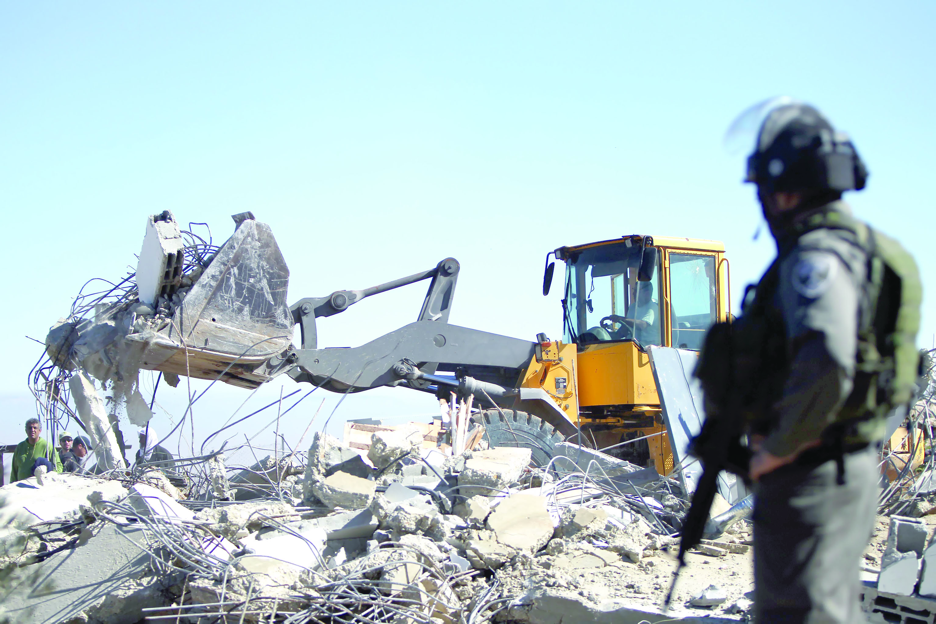 الاحتلال يهدم منازل ثلاثة شهداء في قباطية