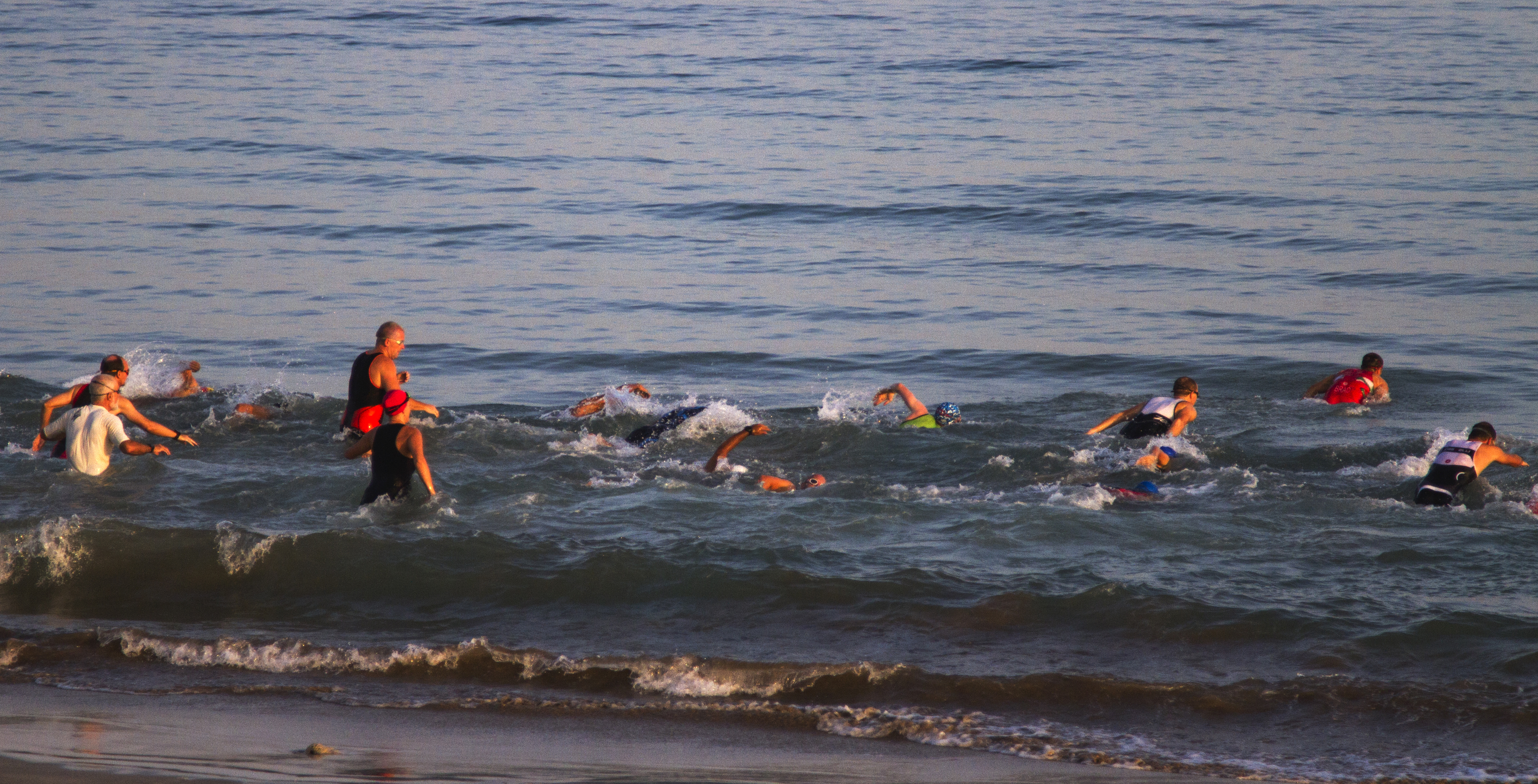 Oman Triathlon Team to organise 'Mini Qurm Island Swim'