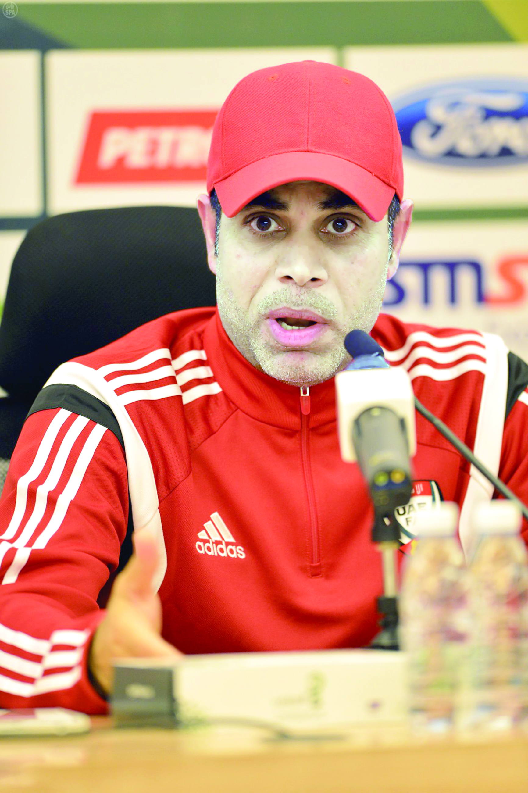اتحاد الكرة الإماراتي يجدد الثقة في مهدي علي