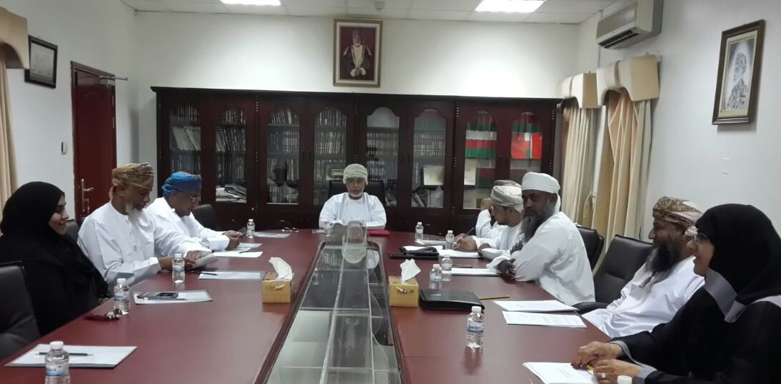 لجنة الشؤون البلدية ببوشر يناقش وضع ضوابط لكاسرات السرعة