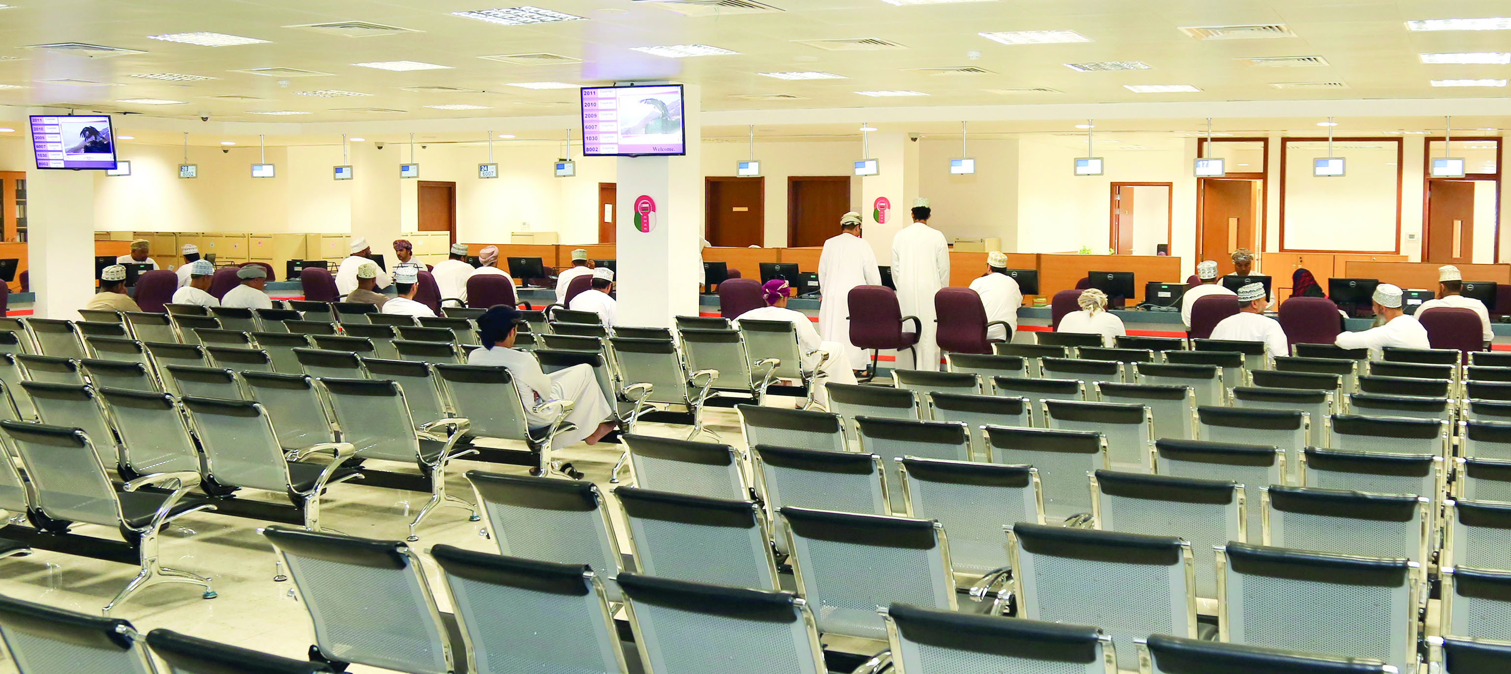 دور رائد لدائرة العمل بالسيب في توظيف الشباب  وتنظيم سوق العمل