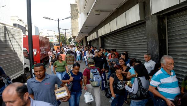 المعارضة الفنزويلية تستعد لتظاهرات مع اعلان مادورو حالة الطوارىء