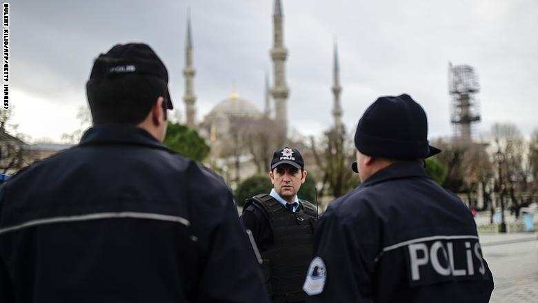تركيا: إصابة 4 أشخاص بانفجار عبوة ناسفة في اسطنبول