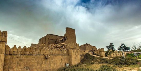 بالصور.. داعش يواصل تدمير التاريخ.. ويهدم قصر ملك الدولة الأشورية بالعراق