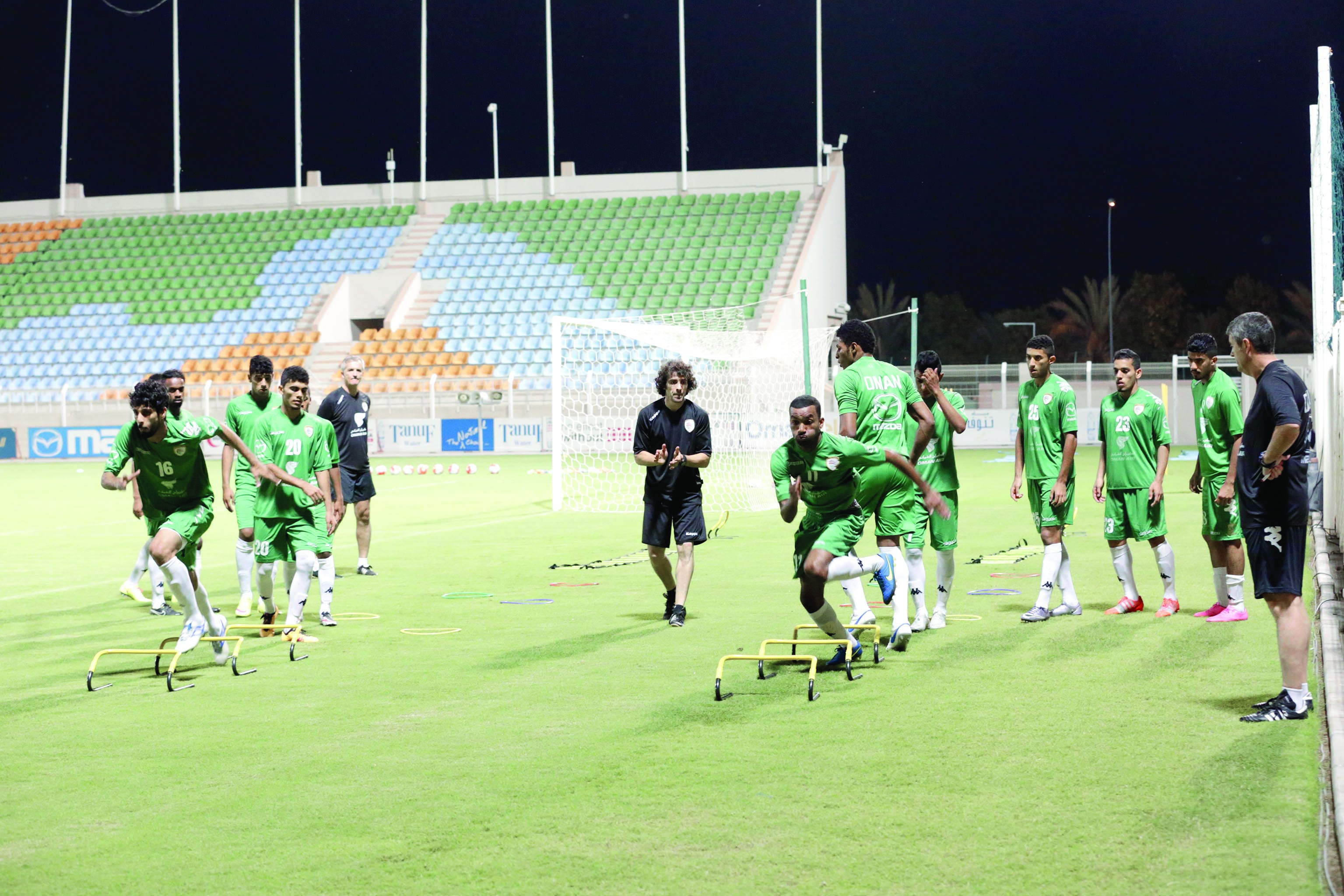 أزمة وتراجع وتسويق ليس بالمستوى المطلوب للاعب العُماني