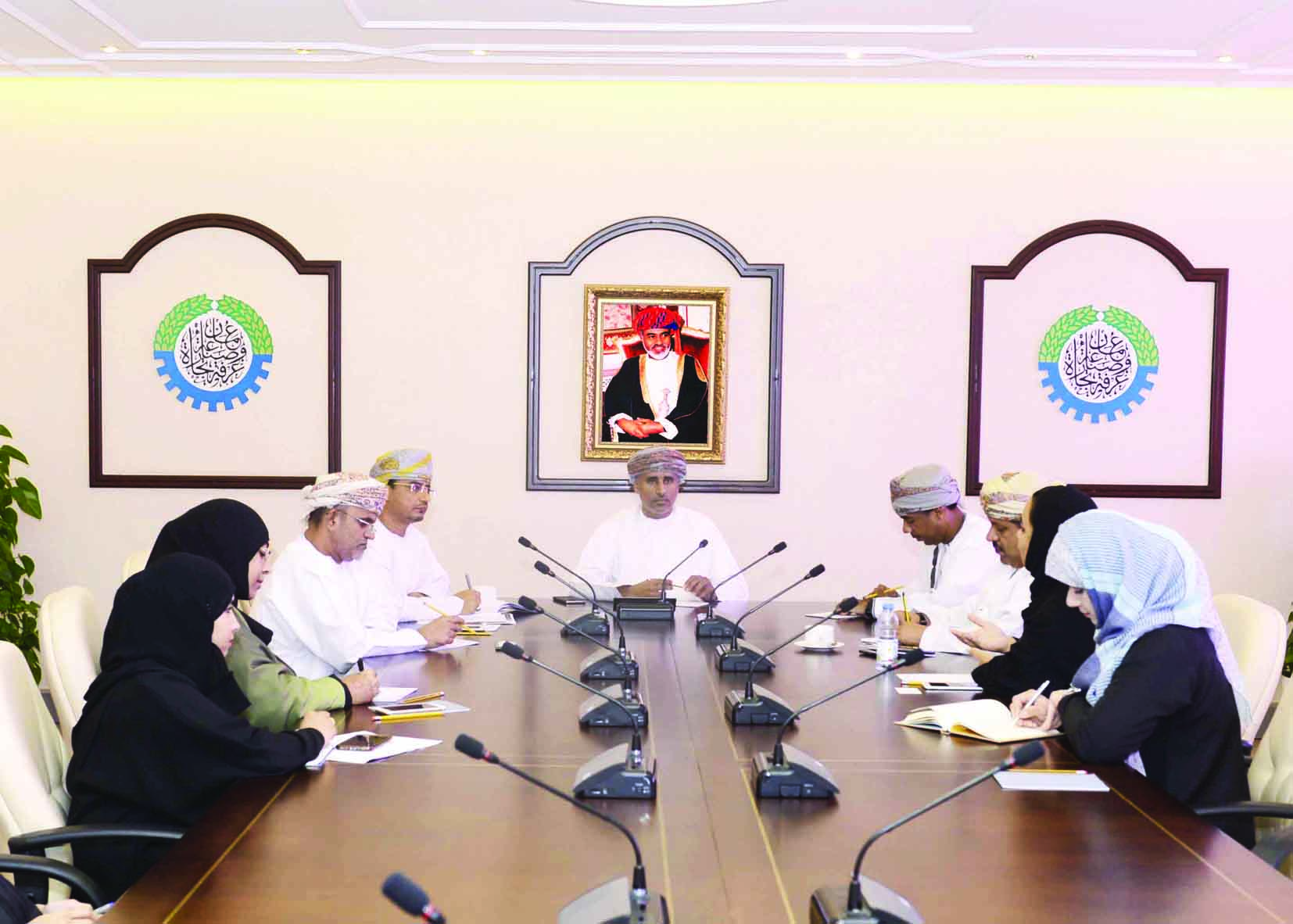بحث تحسين بيئة العمل في المؤسسات الصغيرة