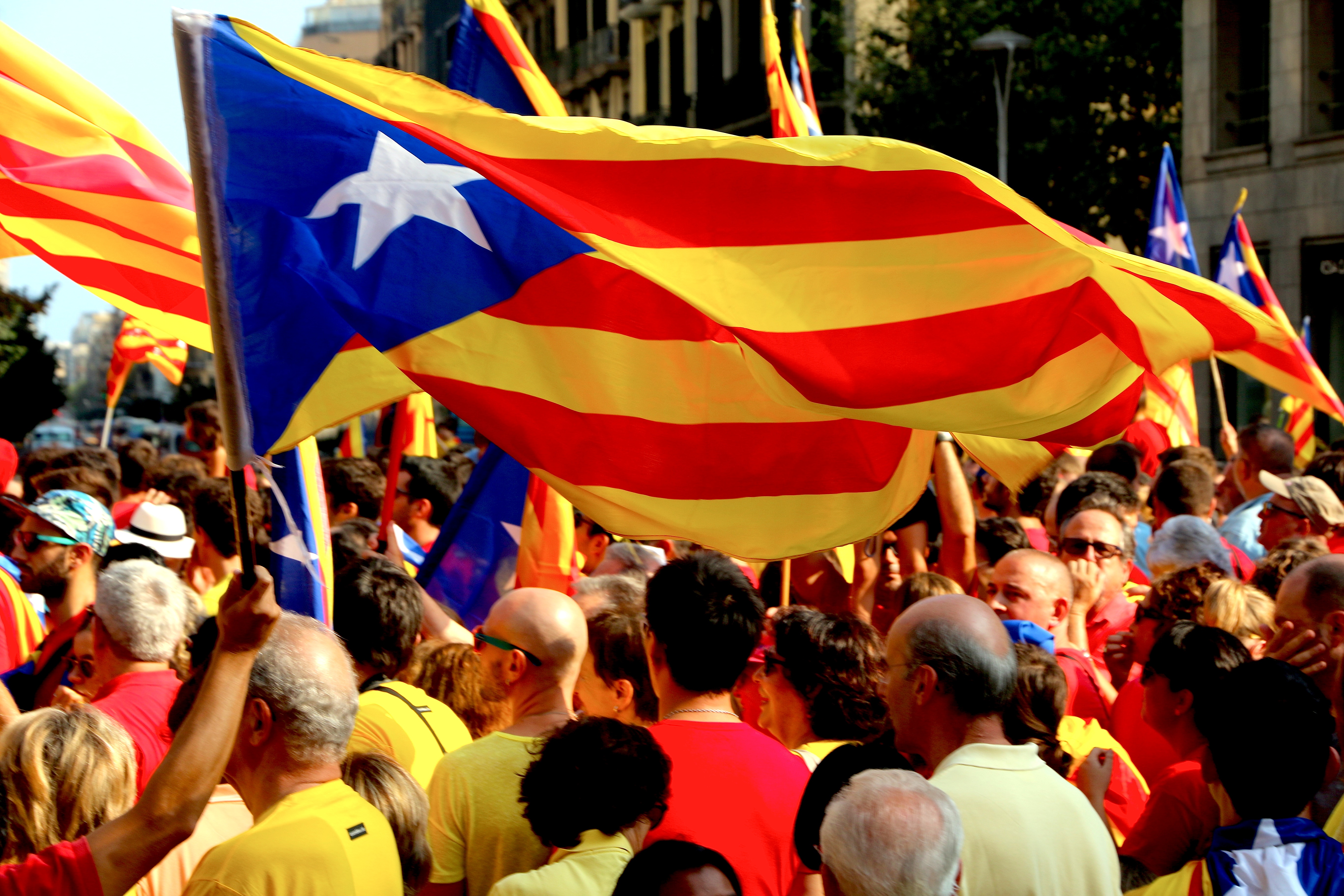 Особенности населения испании. Каталонцы народ в Испании. Каталонцы и испанцы. Жители Каталонии. Каталония люди.