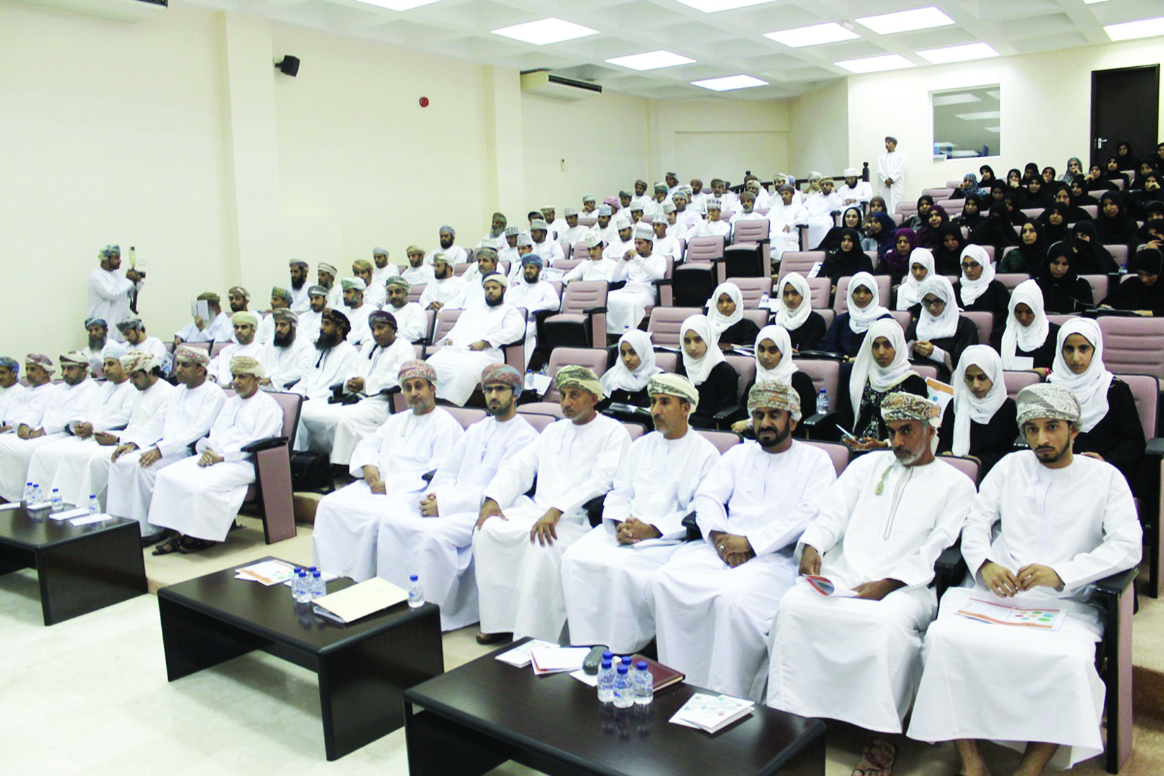 حلقة نقاشية  عن  ريادة الأعمال بمحافظة الداخلية